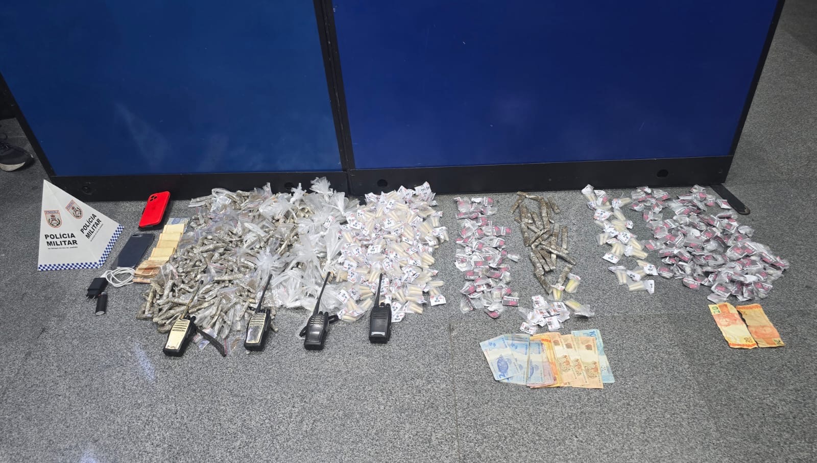 Três pessoas são detidas por tráfico de drogas durante ação da PM no Lagomar