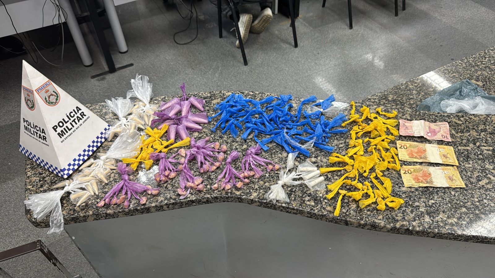 Polícia intensifica combate ao tráfico em Macaé e prende suspeitos na Favela da Linha