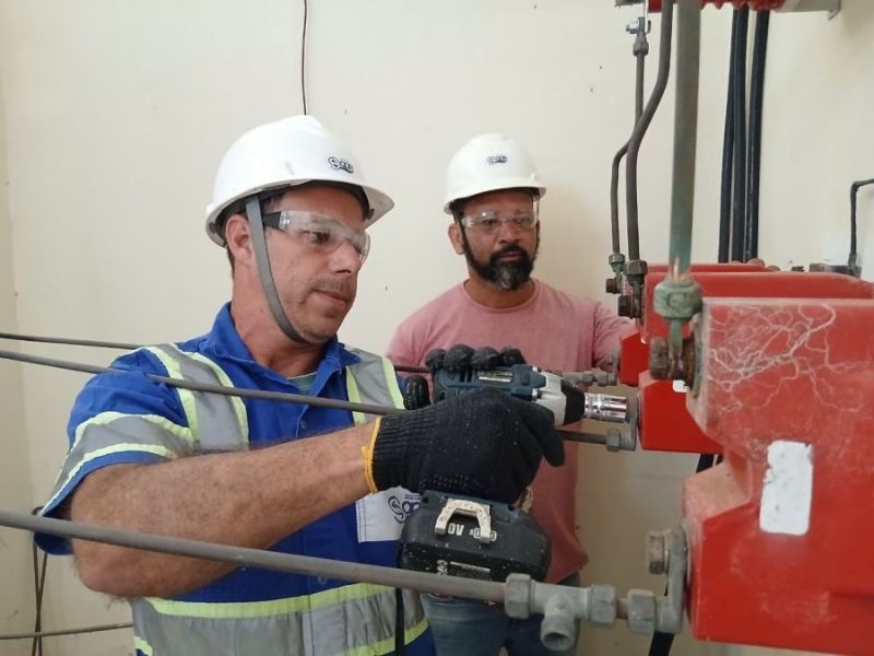 Bacias de detenção recebem ações de manutenção e reparo em Rio das Ostras