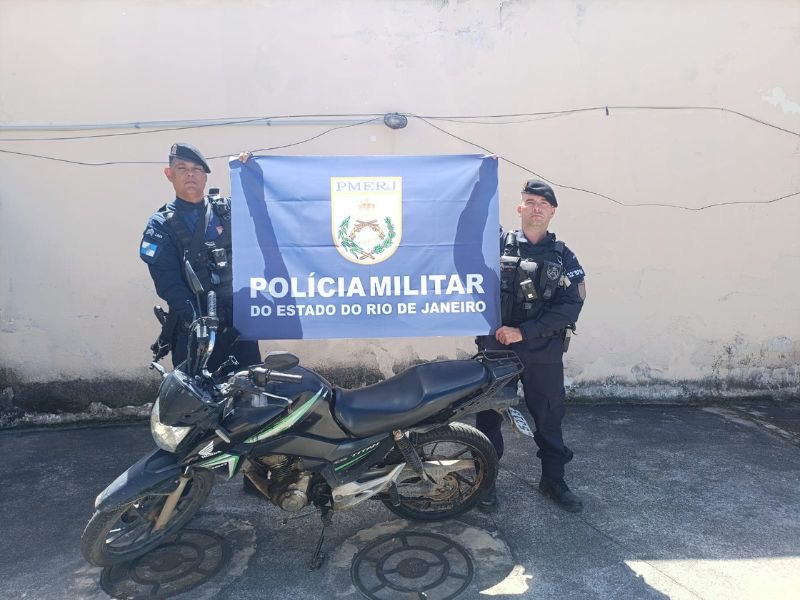 Ação da PM detém homem com moto roubada em Casimiro de Abreu