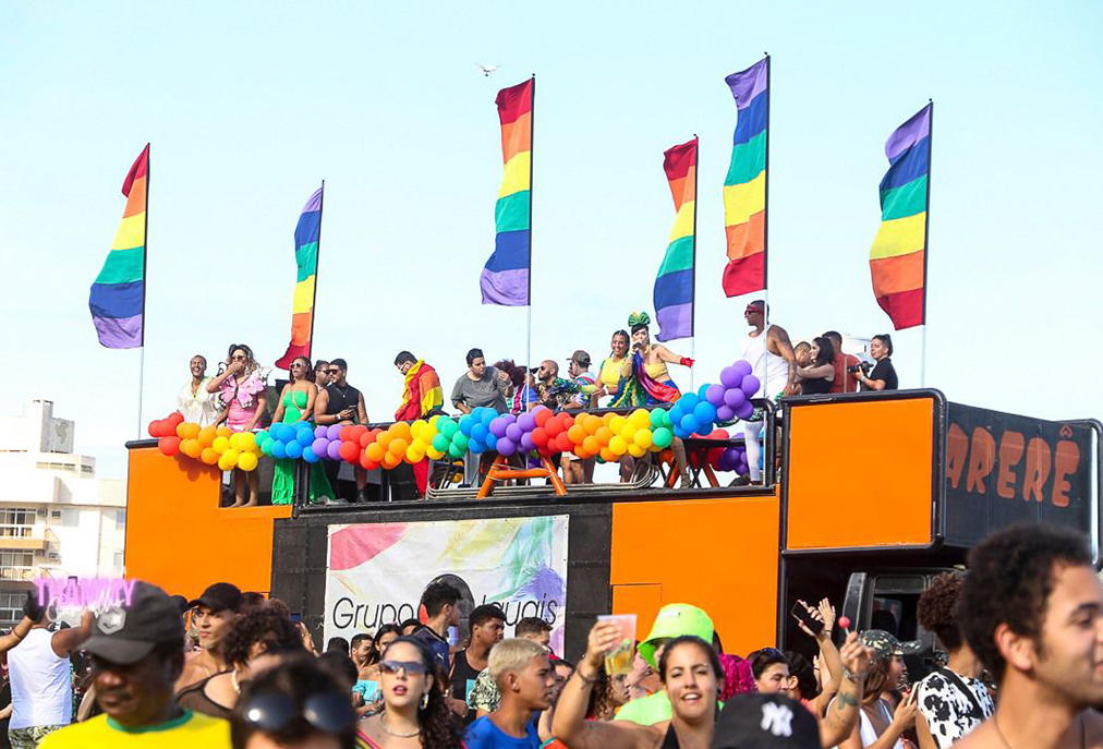 Parada do Orgulho LGBTI+ encerra semana de eventos em Arraial do Cabo
