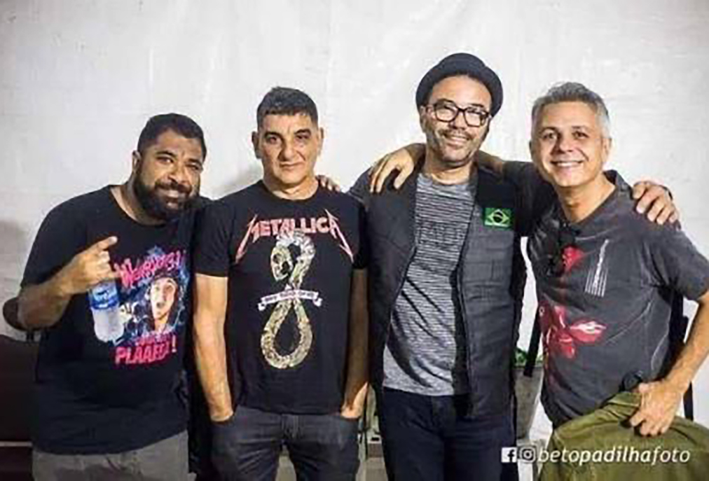 Noite inesquecível em Arraial do Cabo com Uns e Outros no encontro MotoRock