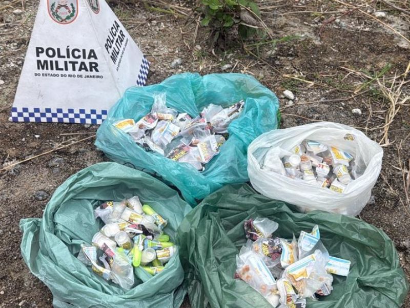Polícias do 32º BPM prendem homem por tráfico em Rio das Ostras
