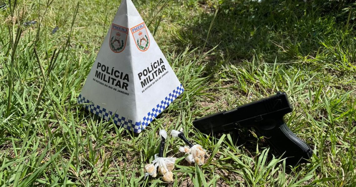 Foragido do tráfico é capturado e encaminhado à delegacia em Macaé