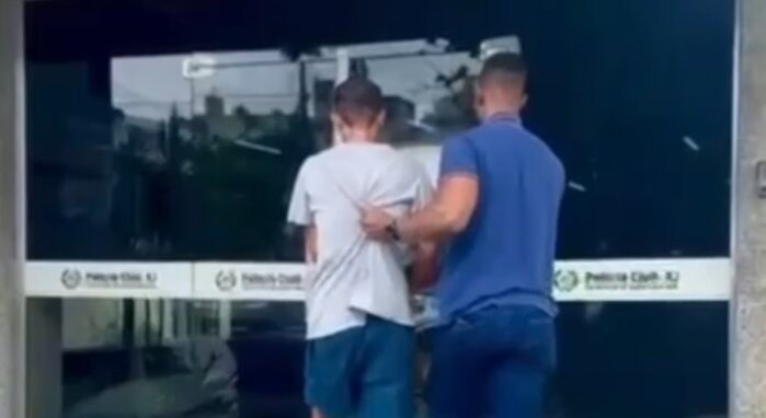 Acusado de agredir a mãe e descumprir medida protetiva é preso em Campos