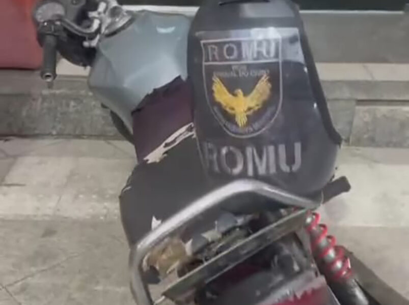 Motociclista é detido após empinar moto diante de viatura da ROMU em Arraial do Cabo