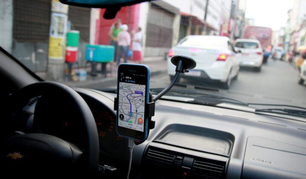 Motoristas de app participam de audiência sobre regulamentação em Cabo Frio