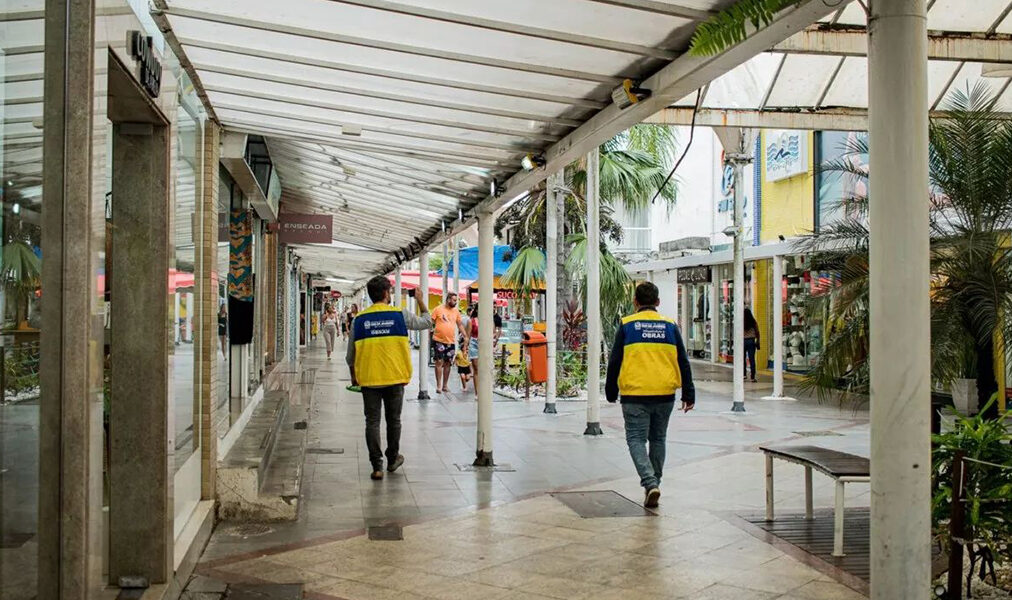 Rua dos Biquínis entra em fase de modernização e restauro estrutural em Cabo Frio