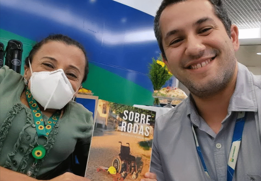 Finalista do Jabuti, Clube de Leitura Ossos de Pássaro celebra representatividade e inclusão