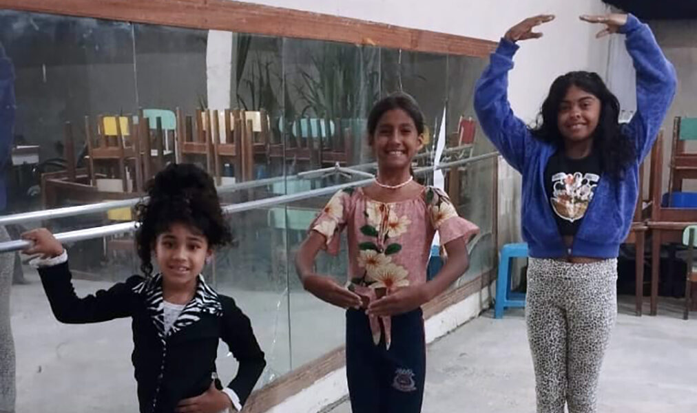 Território Cultural leva dança, música e bordado aos CRAS de Arraial do Cabo