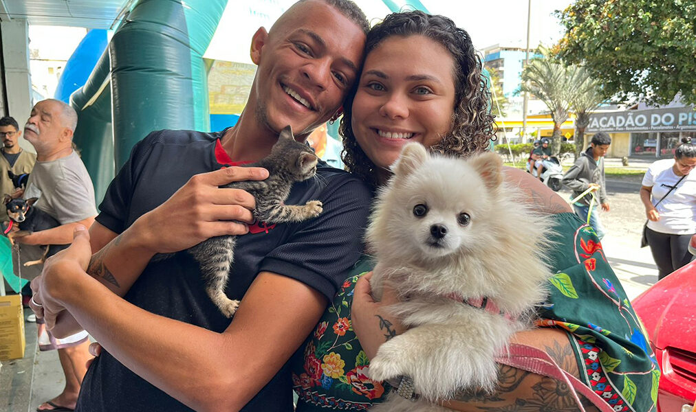 Feira de adoção de cães e gatos acontece em Cabo Frio com castração gratuita
