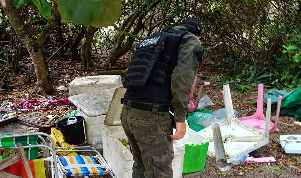 Arraial do Cabo realiza grande operação de ordenamento na Praia do Forno