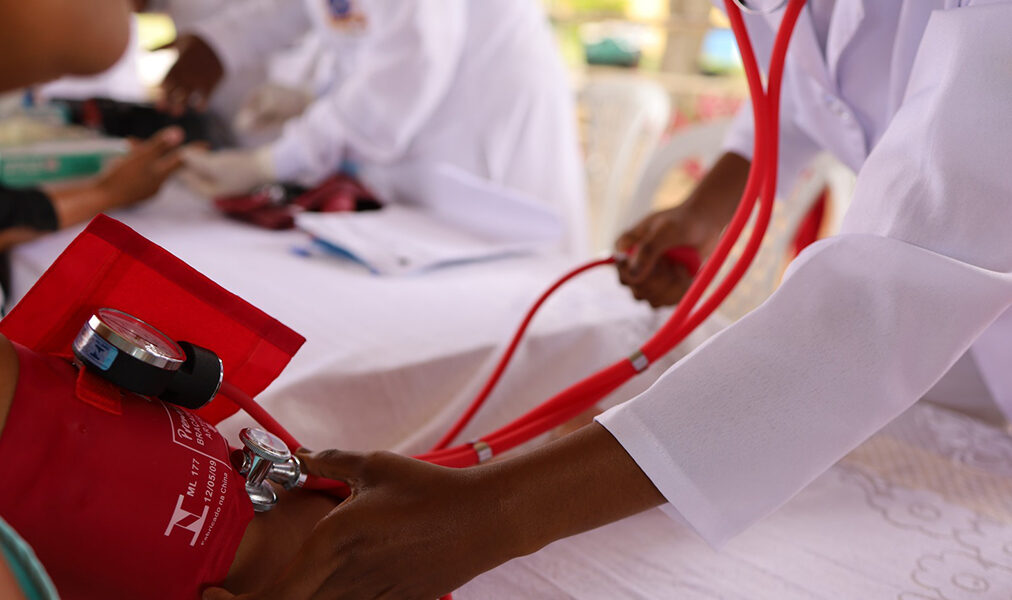 Ação do Outubro Rosa leva informação e autocuidado às mulheres de Cabo Frio