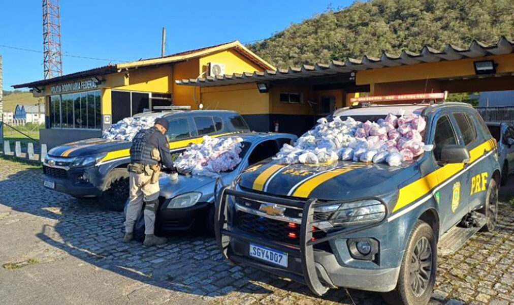 Casal é preso na BR-101, altura de Silva Jardim, transportando drogas para Araruama