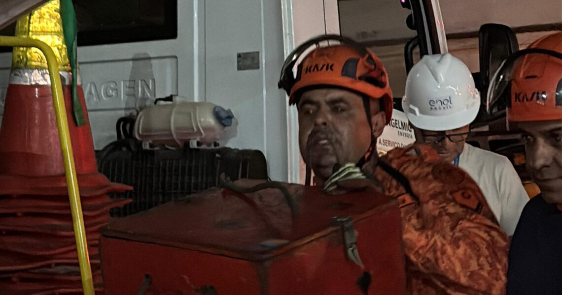 Resgate em Cabo Frio tem gato salvo por ação coordenada da Defesa Civil