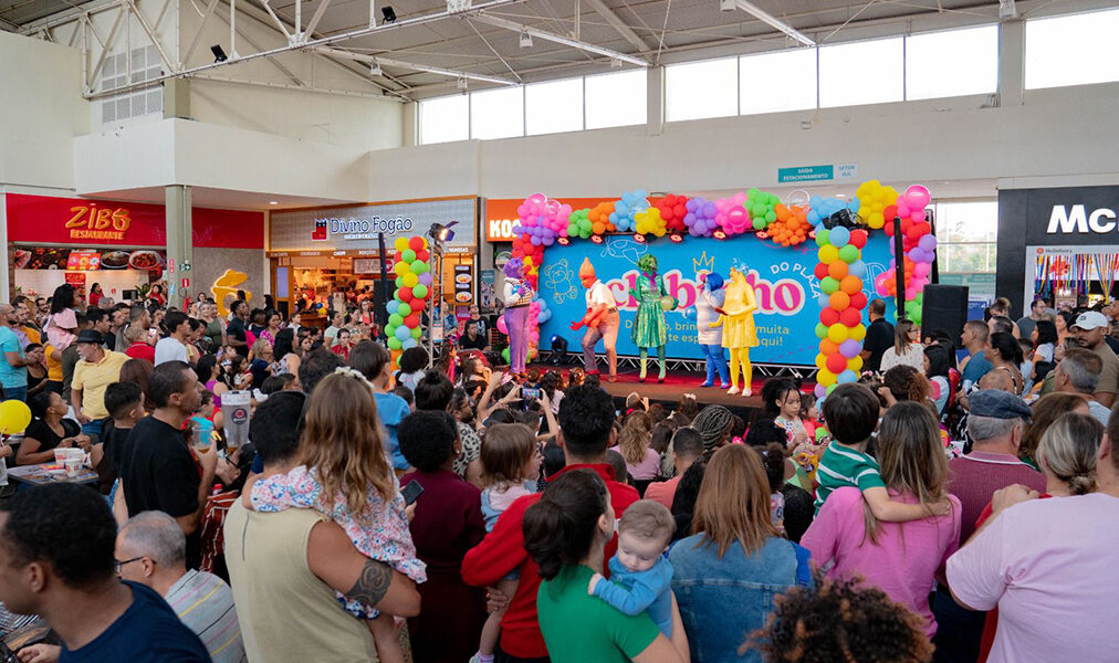 Teatro, pipoca e brincadeiras animam o Dia das Crianças no Plaza Macaé