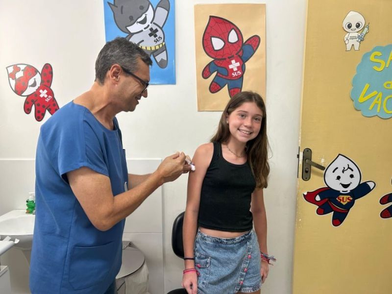 Rio das Ostras anuncia prorrogação da Campanha de Multivacinação até novembro