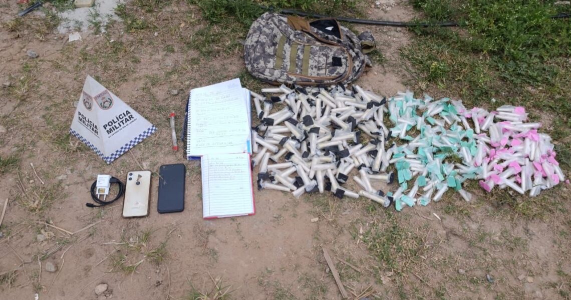 Ação da PM contra barricadas termina com 3 pessoas presas em Rio das Ostras