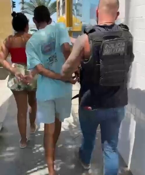 Casal é detido após roubo de celular no bairro Ajuda de Baixo