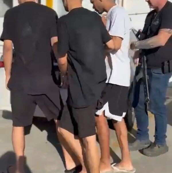 Trio ligado ao CV é preso em imóvel usado como base do tráfico em Macaé