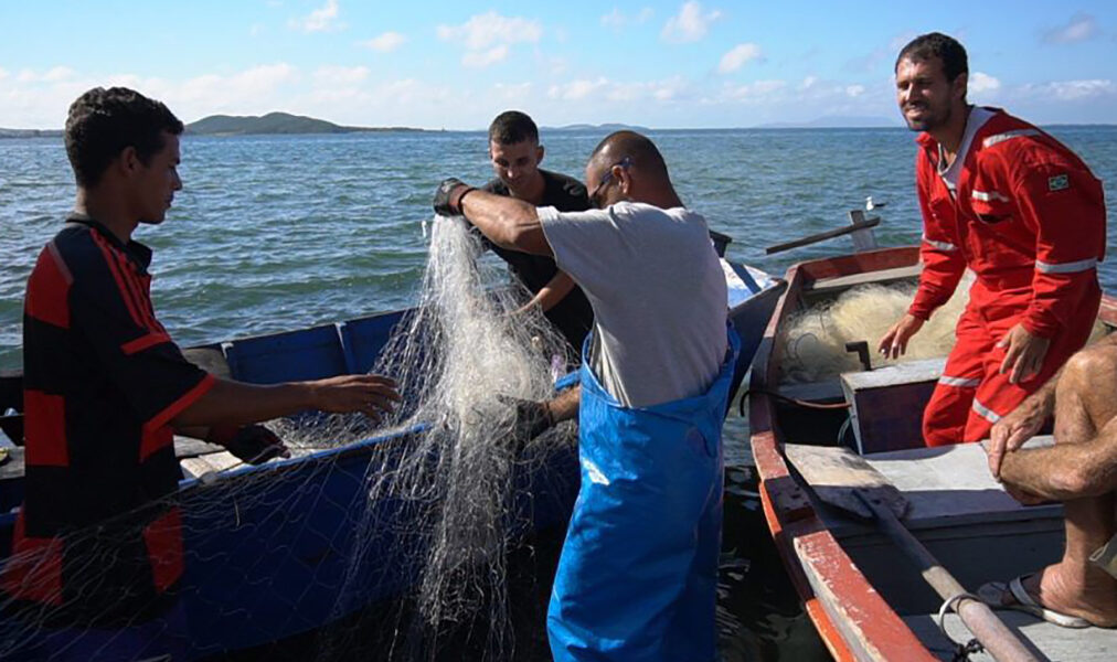 Torneio de Pesca movimentou a orla e arrecadou alimentos em Iguaba Grande