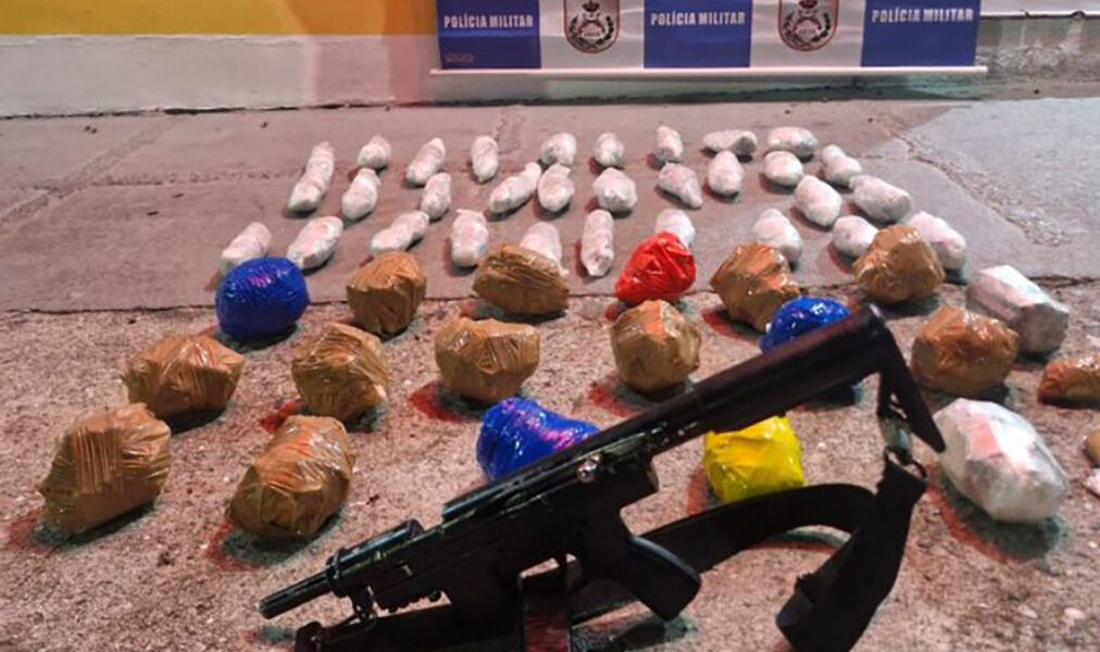 Ação da CPRv prende mulher com mais de R$ 32,5 mil em drogas em Saquarema