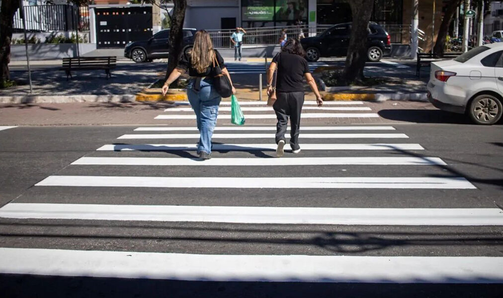 Cabo Frio reforça sinalização nas avenidas recém-asfaltadas