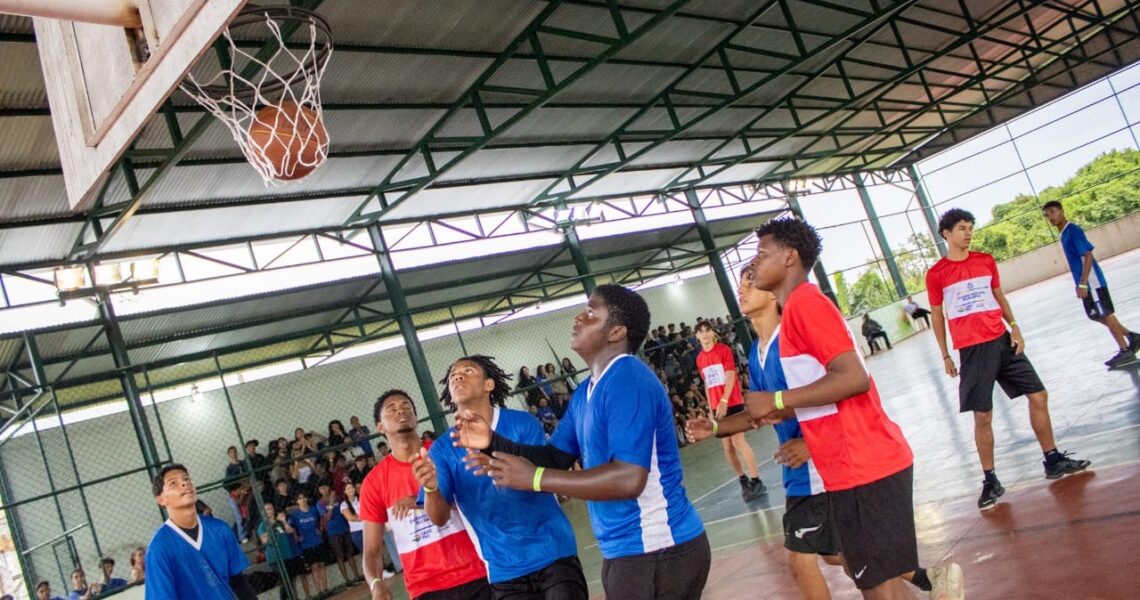 Cabo Frio celebra o talento dos alunos no encerramento dos Jogos Estudantis 2025