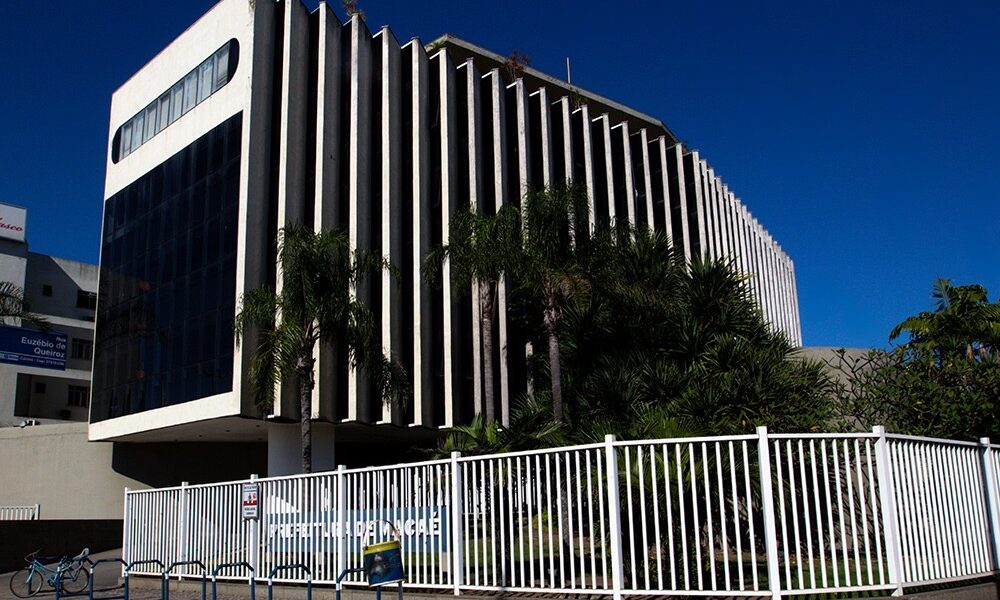 Prefeitura de Macaé publica lei que reestrutura salários dos níveis Fundamental I e II