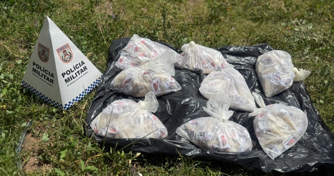 Polícia intercepta carga de cocaína entregue por motoboy no Barreto em Macaé