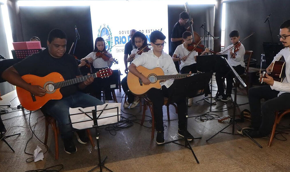 Gestores de Cabo Frio participantes de debate estratégico sobre políticas culturais