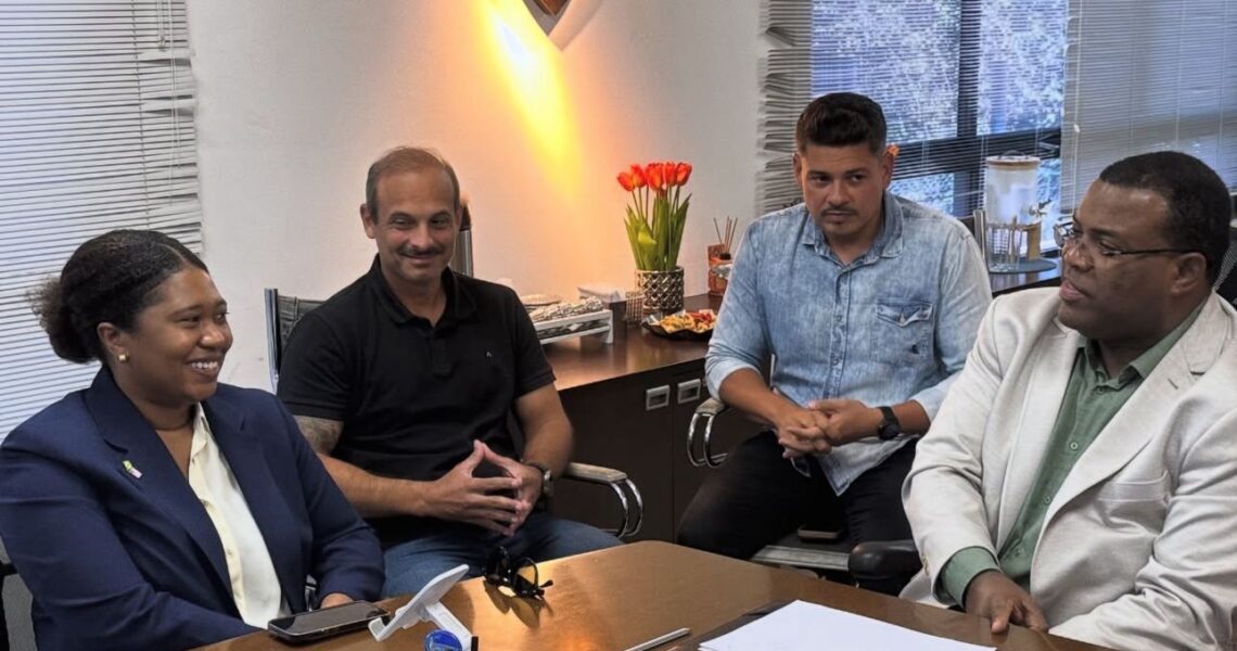 Macaé entra no radar dos Estados Unidos com visita de cônsul americana