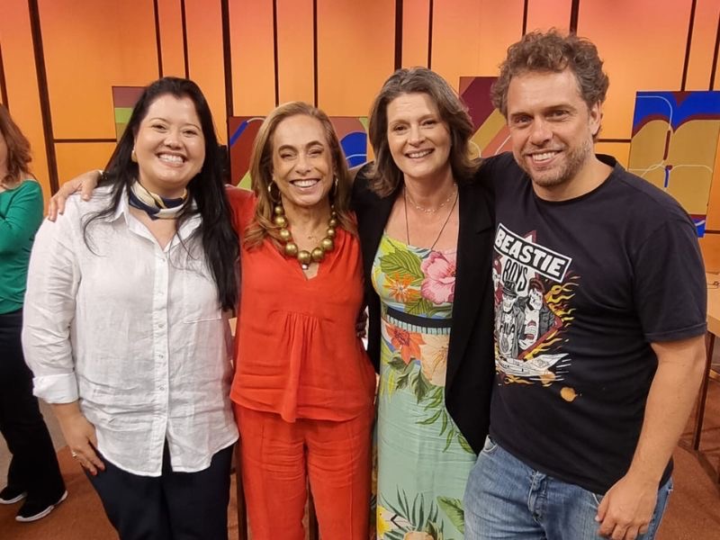 Programa Sem Censura, de Cissa Guimarães, tem presença de moradora de Rio das Ostras