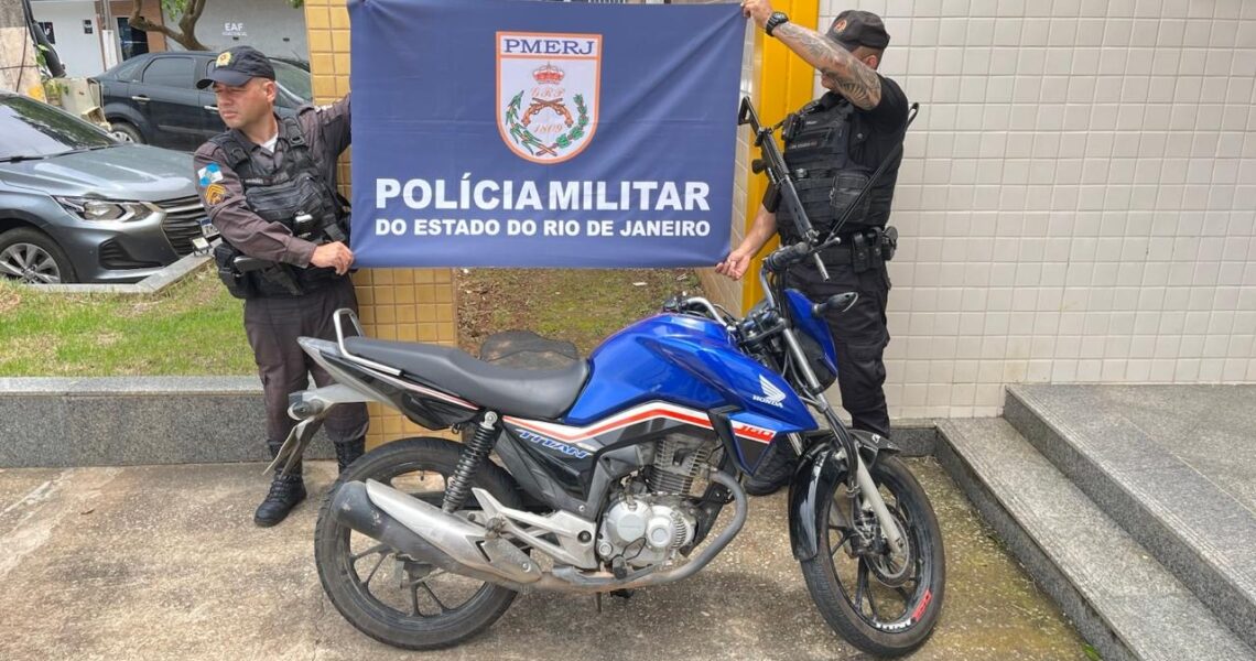 Motociclista faz manobras perigosas e acaba detido em Conceição de Macabu