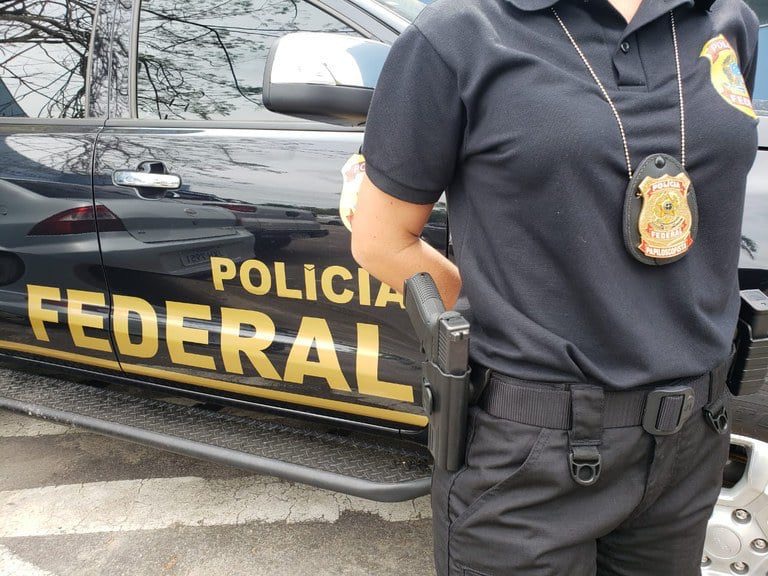 Polícia Federal cumpre mandados e apreende computadores em operação contra abuso infantil