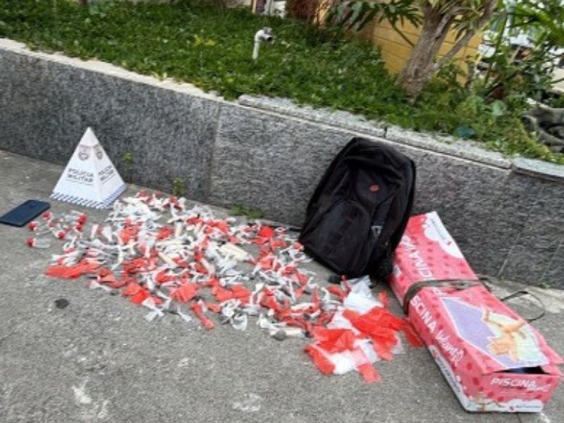 Ação da PM resulta em grande apreensão de drogas e prisão de casal em Rio das Ostras