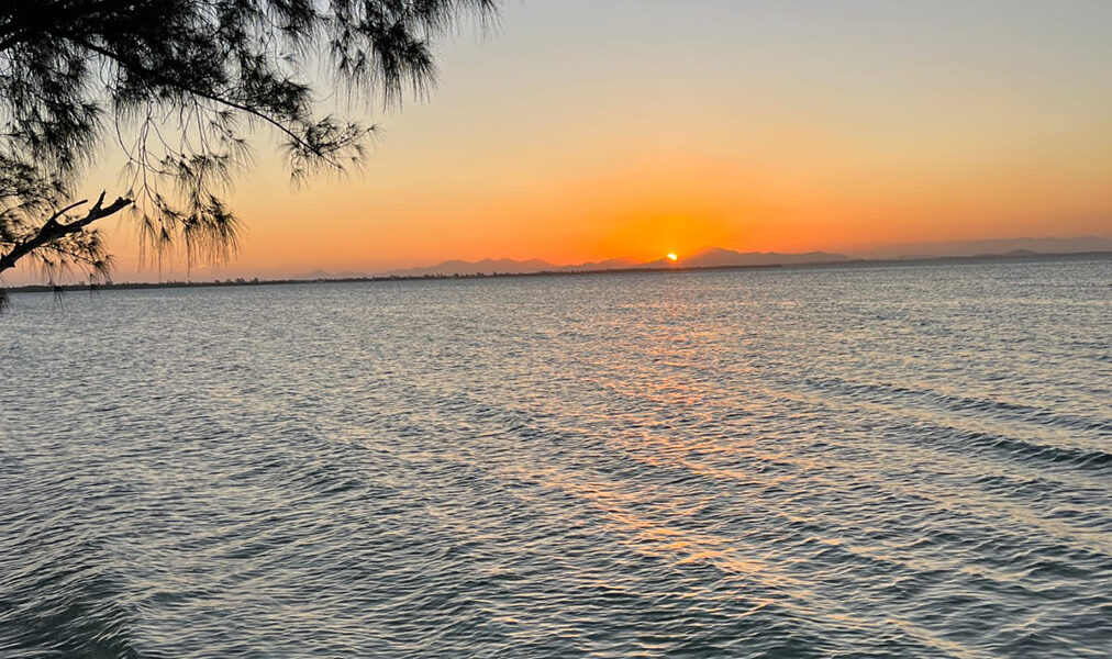 Arraial do Cabo renova Bandeira Azul na Praia Lagunar do Caiçara