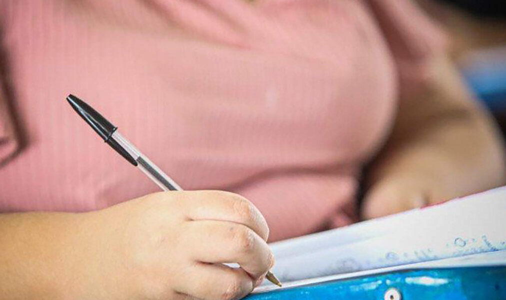 Arraial do Cabo divulga edital de concurso público com vagas para níveis médio e superior