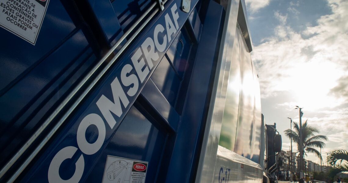 Cabo Frio intensifica ações de limpeza com início da Operação Verão