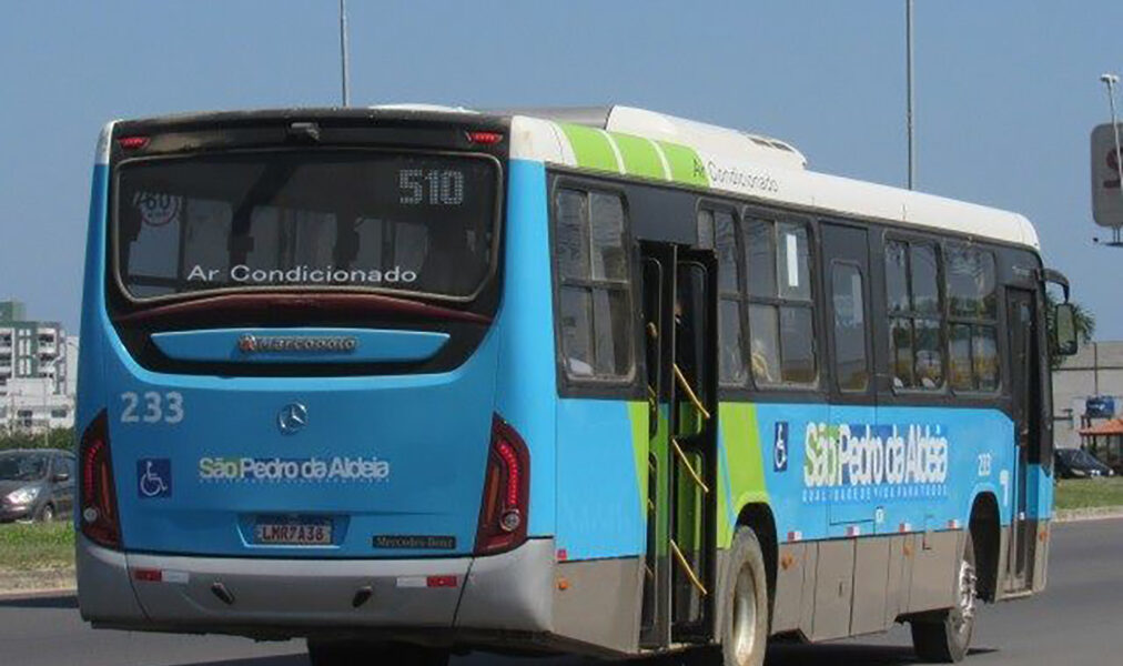 São Pedro da Aldeia apura falha grave em transporte escolar após criança ser esquecida