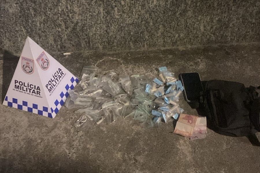 Menor é levado à 128ª DP após ser flagrado com drogas em Macaé