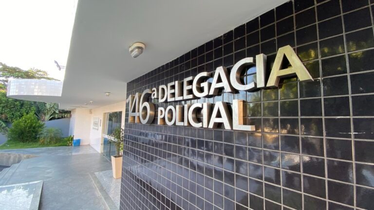 Homem leva facadas após cobrar vizinho por prejuízo em Campos