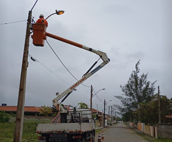 Prefeitura de Campos investe em iluminação e energia para melhorar segurança no Farol