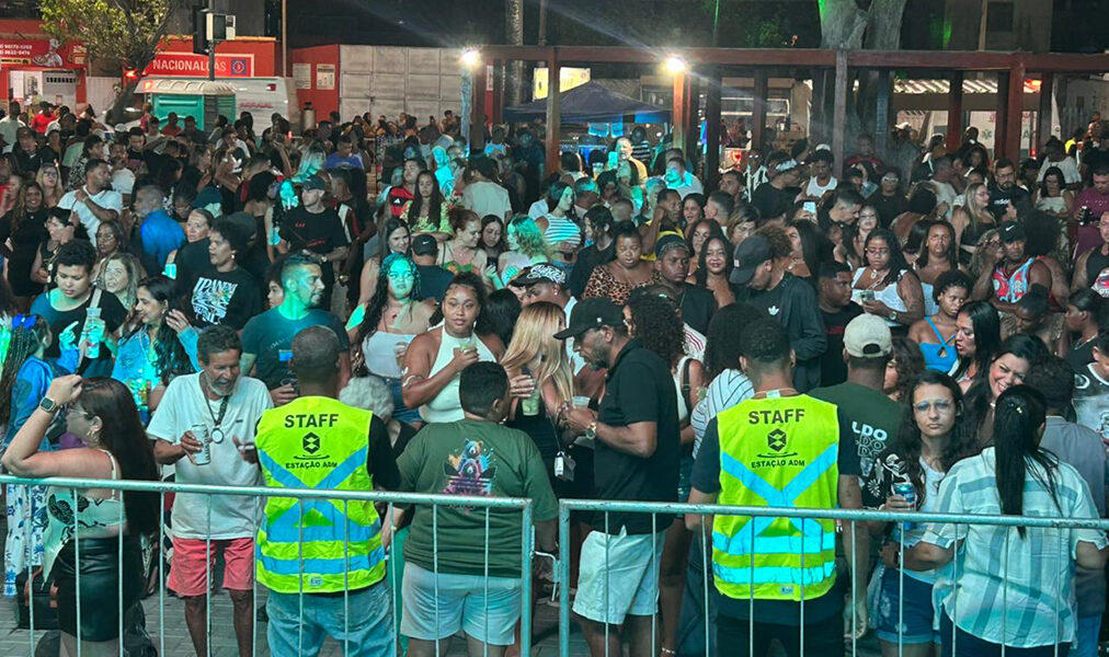 Arraial do Cabo viveu abertura do festival com praça cheia