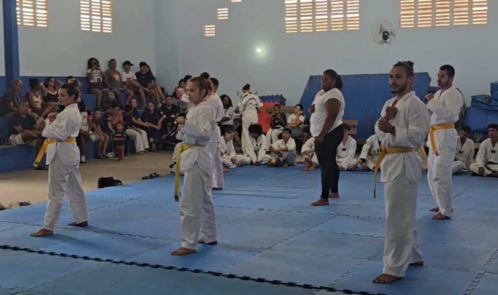Alunos do Cidadão do Futuro avançam de faixa em cerimônia em Cabo Frio