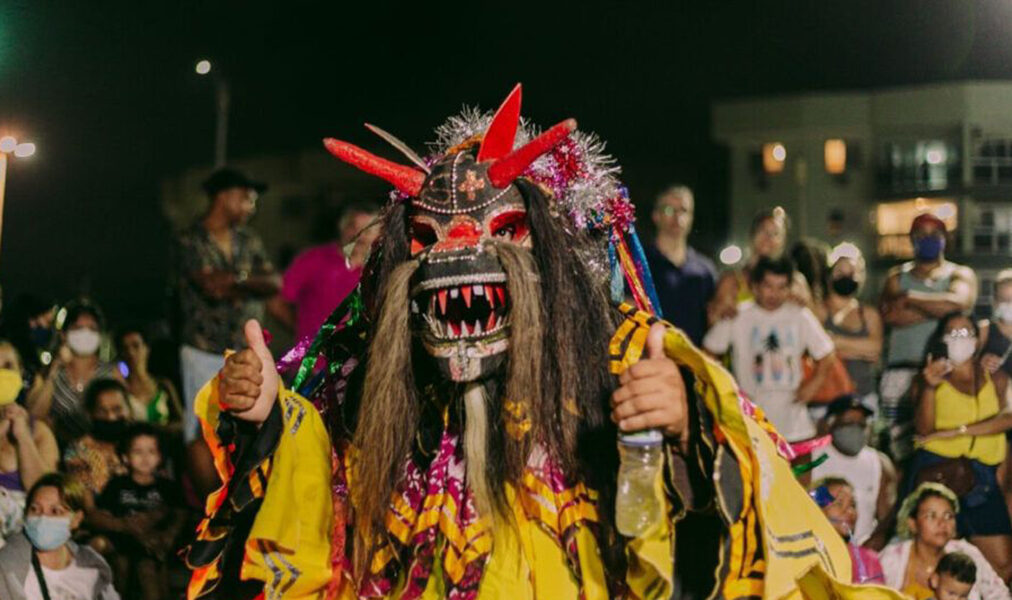 Cabo Frio entra em clima de festa com a folia de reis na praça da cidadania