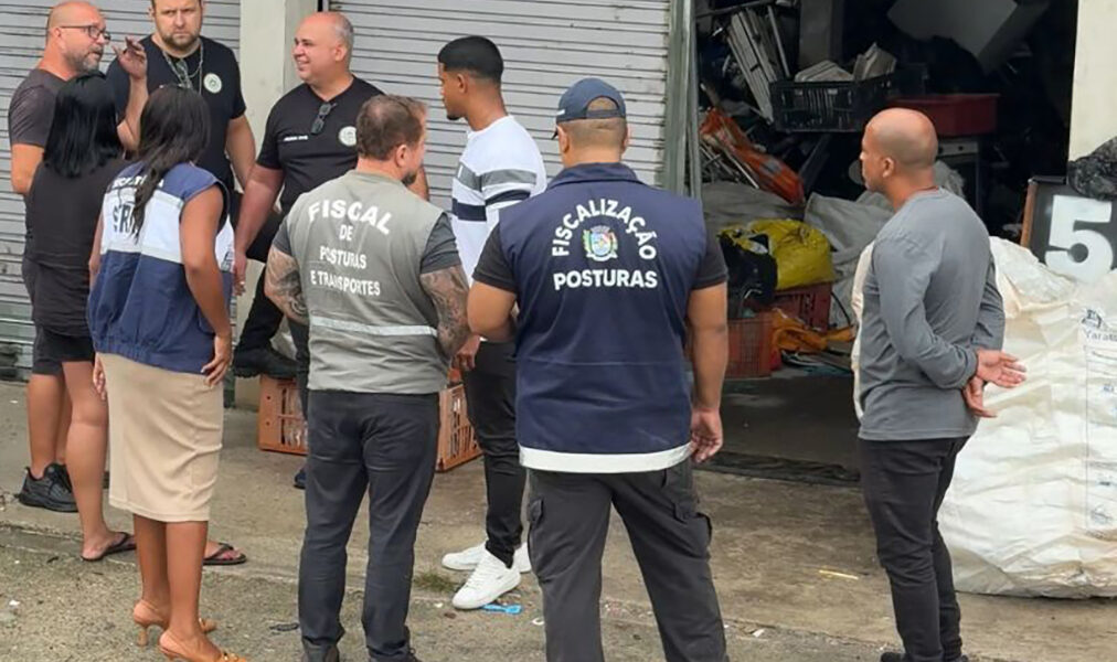 Prefeitura e Polícia Civil fecham mais 2 ferros-velhos em Maricá; entenda