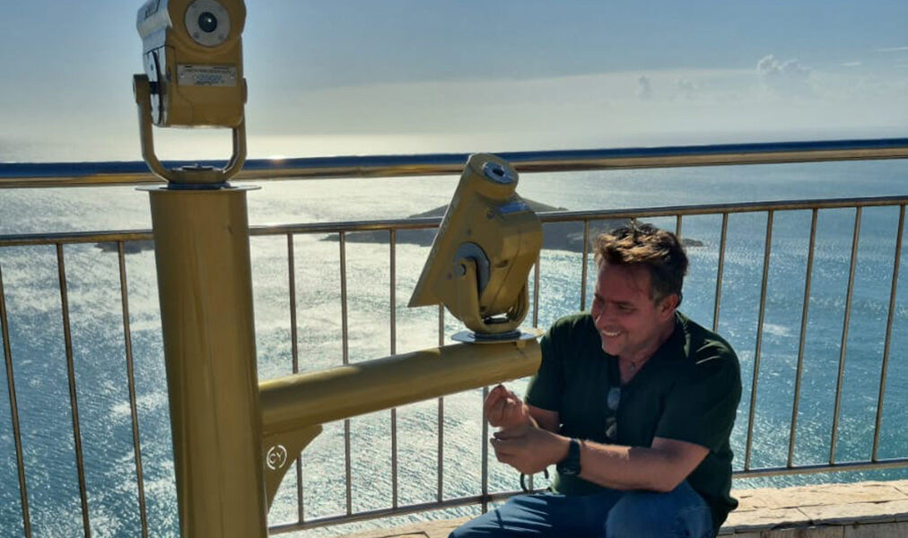 Arraial do Cabo reforça preservação das lunetas no Mirante do Pontal do Atalaia