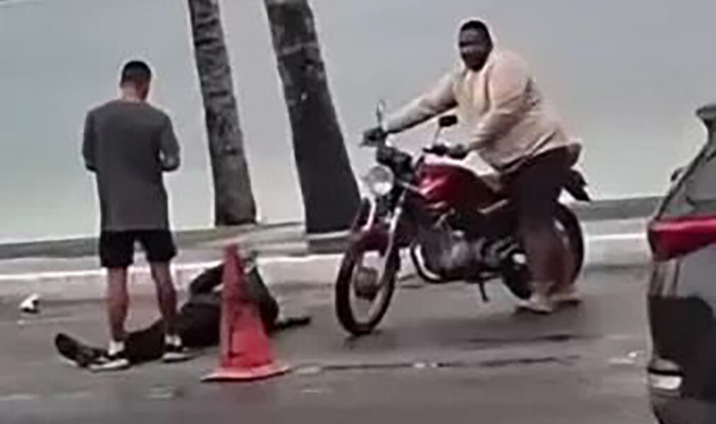 Motociclista é atingido por carro na RJ-106 em Iguaba Grande