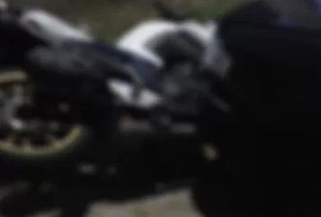 Acidente em condomínio de Cabo Frio envolve turista e veículos estacionados